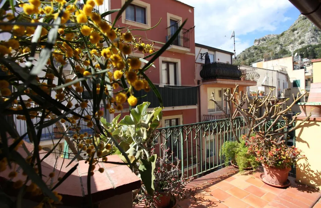 Mikittos Apartman Taormina